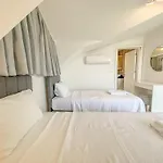 Villa Alya, Spacious 4 Bed With Private Pool *
