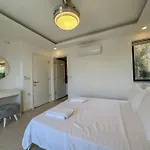 Alya, Spacious 4 Bed With Private Pool Villa *