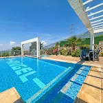 Villa Alya, Spacious 4 Bed With Private Pool