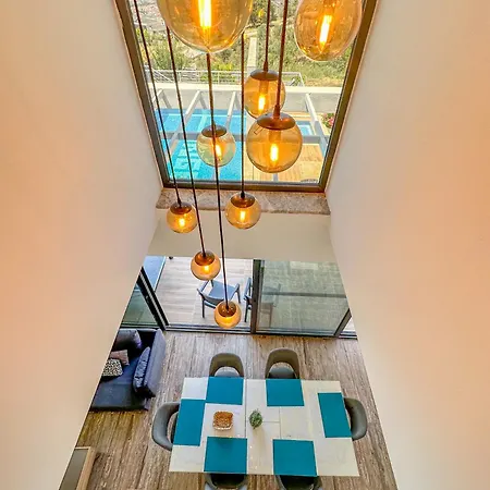 Vilă Alya, Spacious 4 Bed With Private Pool