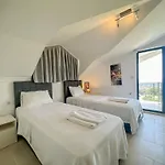 Alya, Spacious 4 Bed With Private Pool فتحية