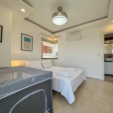Alya, Spacious 4 Bed With Private Pool * פאטהיה