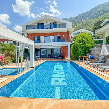 Vila Alya, Spacious 4 Bed With Private Pool *