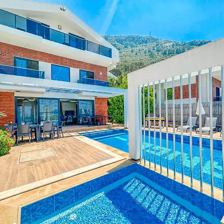 Alya, Spacious 4 Bed With Private Pool פאטהיה