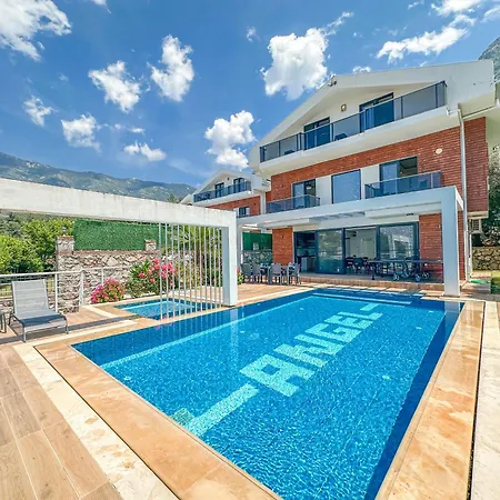Vila Alya, Spacious 4 Bed With Private Pool Fethiye