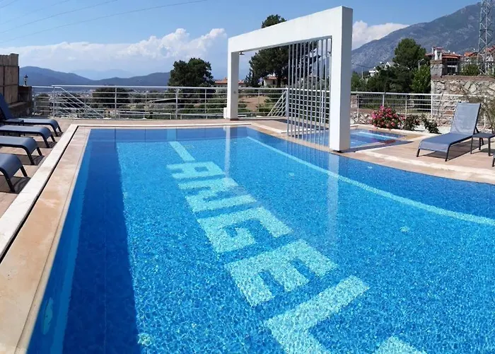 Vila Alya, Spacious 4 Bed With Private Pool Fethiye