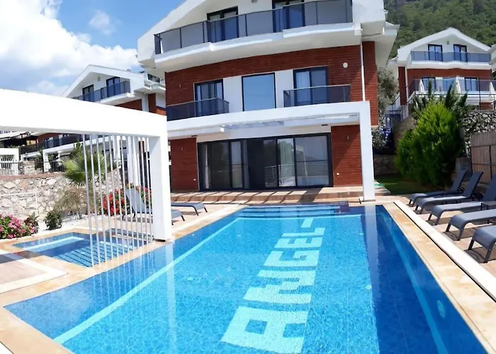 Alya, Spacious 4 Bed With Private Pool *