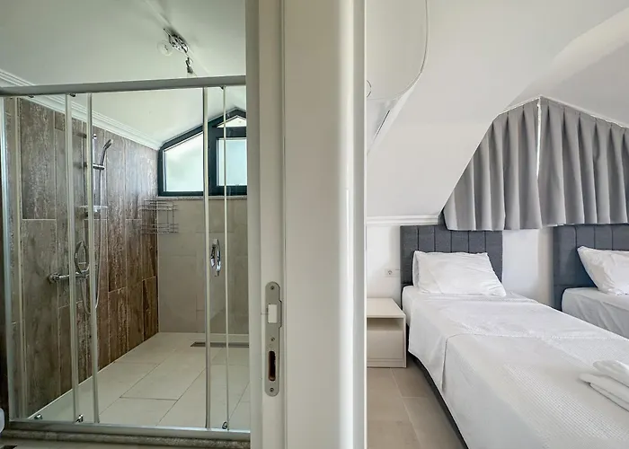 Alya, Spacious 4 Bed With Private Pool Vila