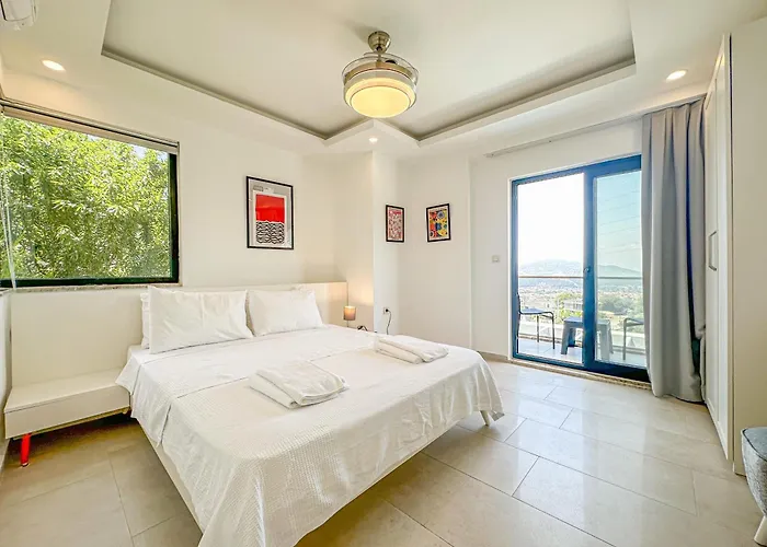 Vila Alya, Spacious 4 Bed With Private Pool Fethiye