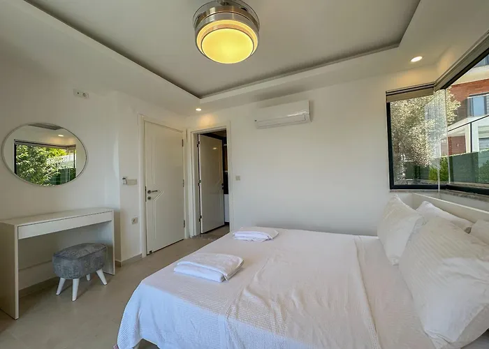 Alya, Spacious 4 Bed With Private Pool Vila *