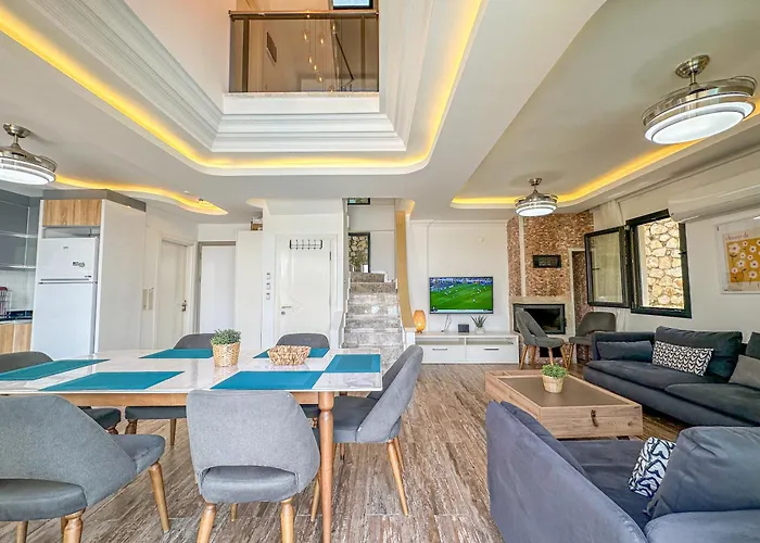 Alya, Spacious 4 Bed With Private Pool Vila