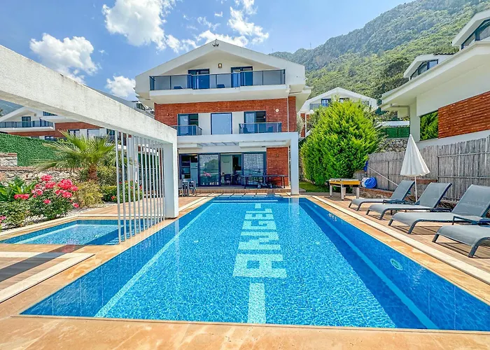 Vila Alya, Spacious 4 Bed With Private Pool *