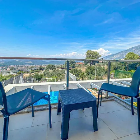 Alya, Spacious 4 Bed With Private Pool Villa