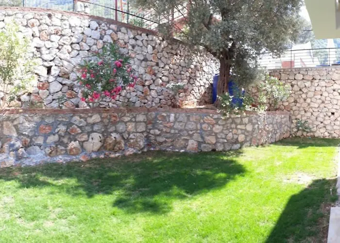 Alya, Spacious 4 Bed With Private Pool Βίλα *