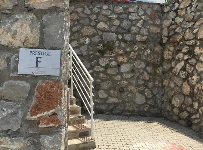 Alya, Spacious 4 Bed With Private Pool Φετιγιέ