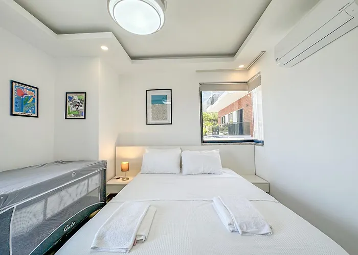 Alya, Spacious 4 Bed With Private Pool Βίλα Φετιγιέ