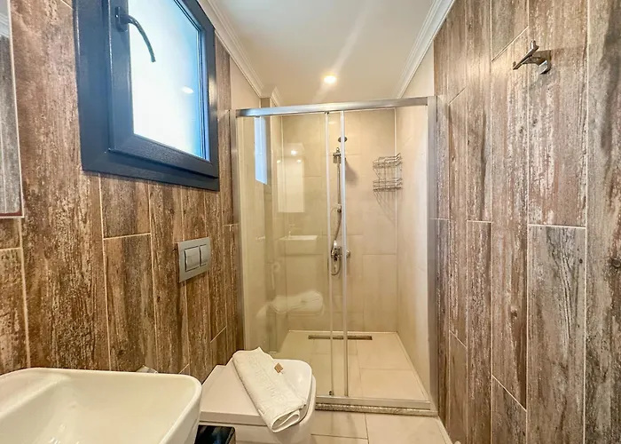 Βίλα Alya, Spacious 4 Bed With Private Pool *