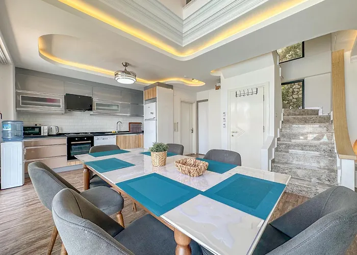 Alya, Spacious 4 Bed With Private Pool Βίλα Φετιγιέ