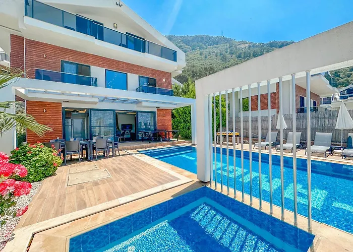 Βίλα Alya, Spacious 4 Bed With Private Pool *