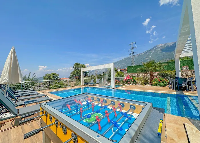 Alya, Spacious 4 Bed With Private Pool