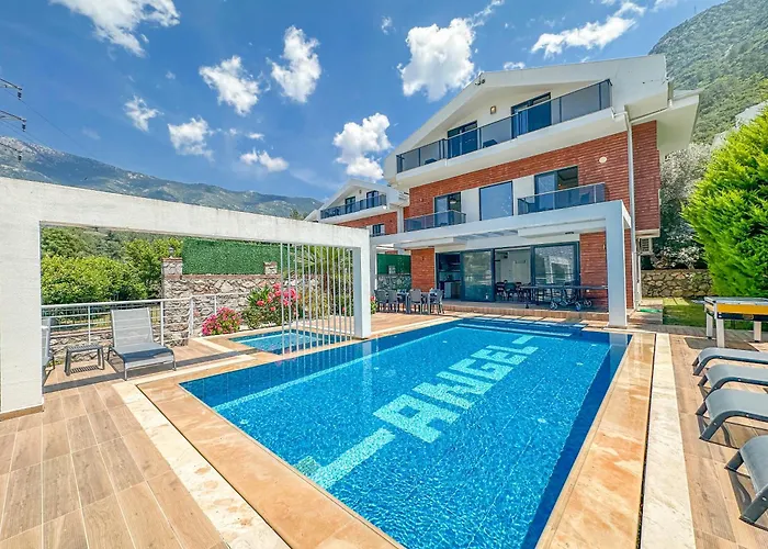 Βίλα Alya, Spacious 4 Bed With Private Pool Φετιγιέ